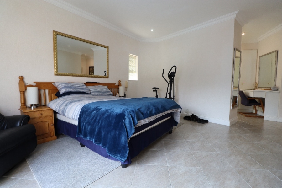 4 Bedroom Property for Sale in Summerstrand Eastern Cape